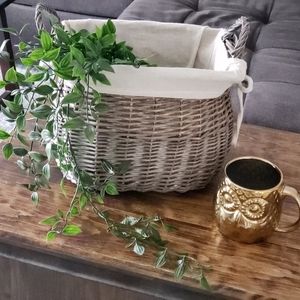 Decorative basket